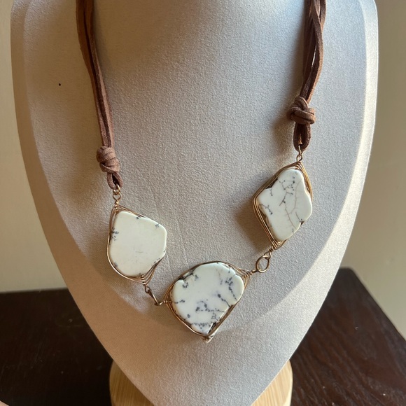 Chic White Turquoise Necklace - Picture 3 of 6